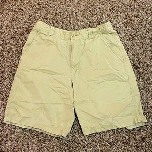 knee khaki shorts with pockets
